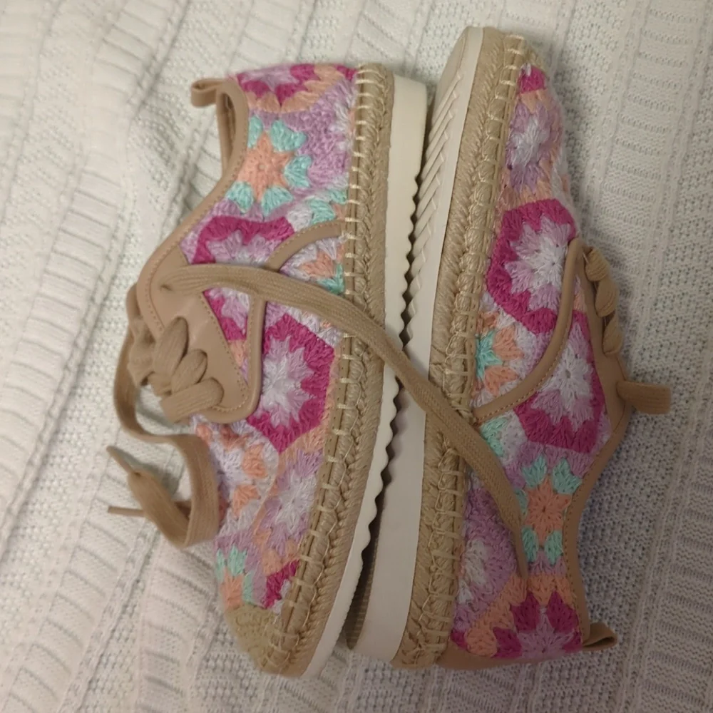 NWOT Copper Key Sandbar Crochet Espadrilles Floral Patterned Lace-Up Hippie